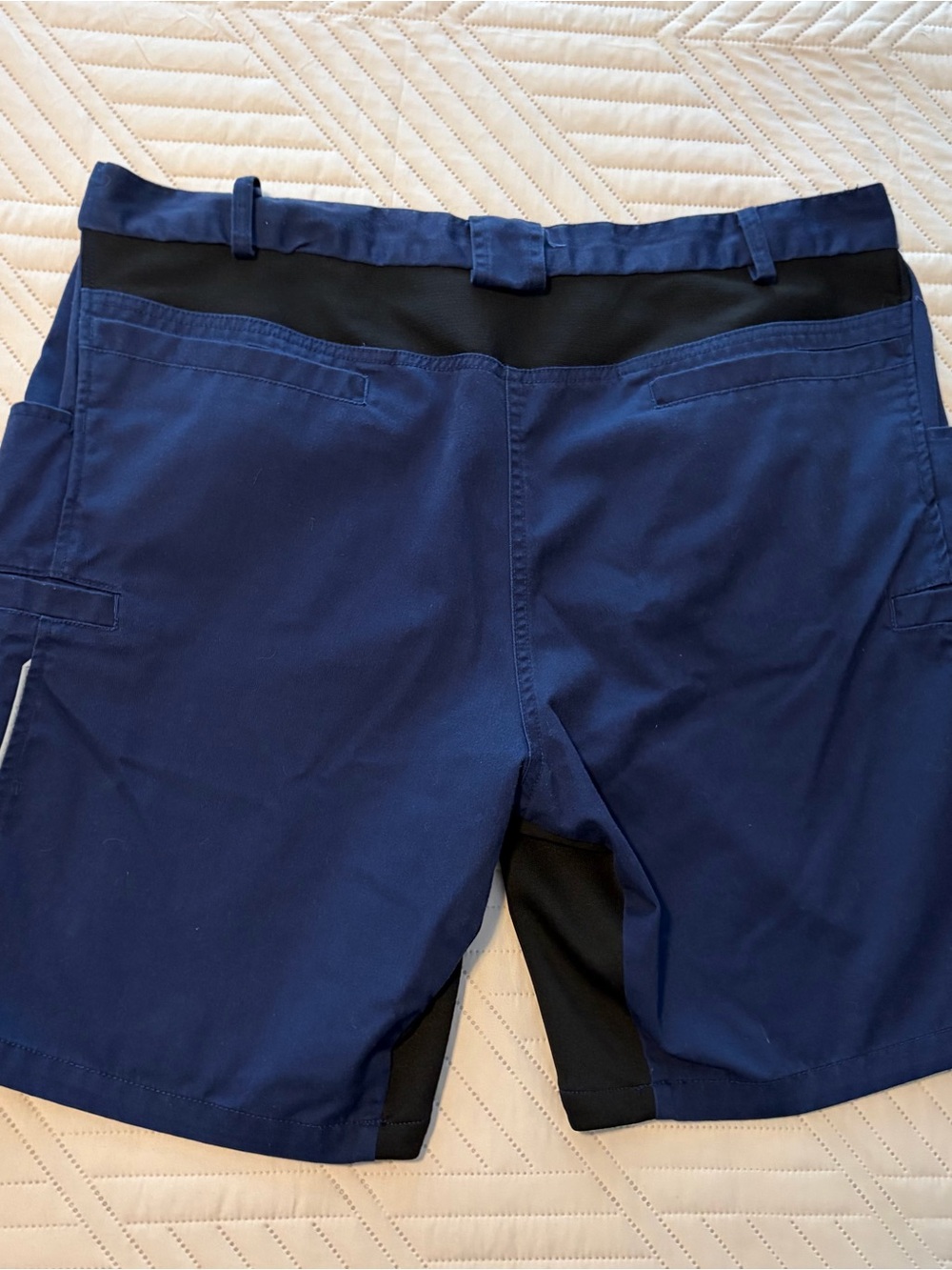 Oobe Men's Navy Cargo Shorts with Side Pocket
Size 38/9